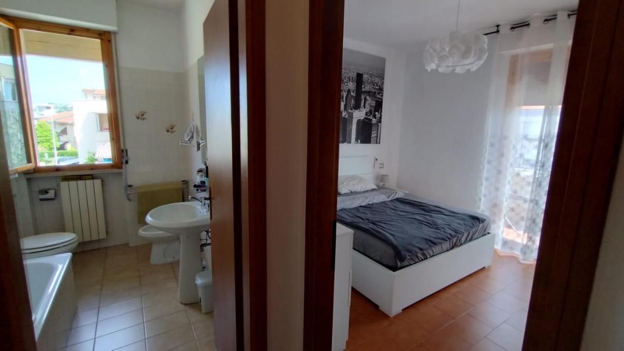 Appartement La Casa Dei Viaggiatori - Viareggio - Posto Auto Gratuito Extérieur photo